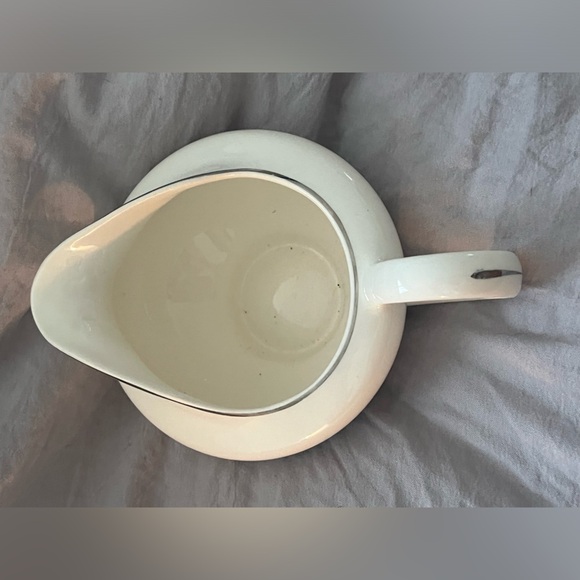 Alliance China Company "Regal" Creamer - Picture 2 of 9